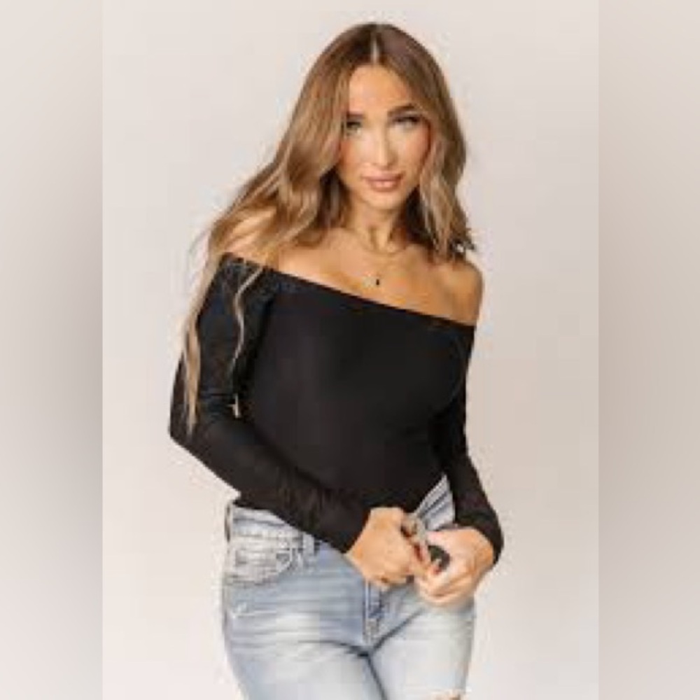 Ampersand Ave Longsleeve Black Off Shoulder Bodysuit, NWT, Size Medium